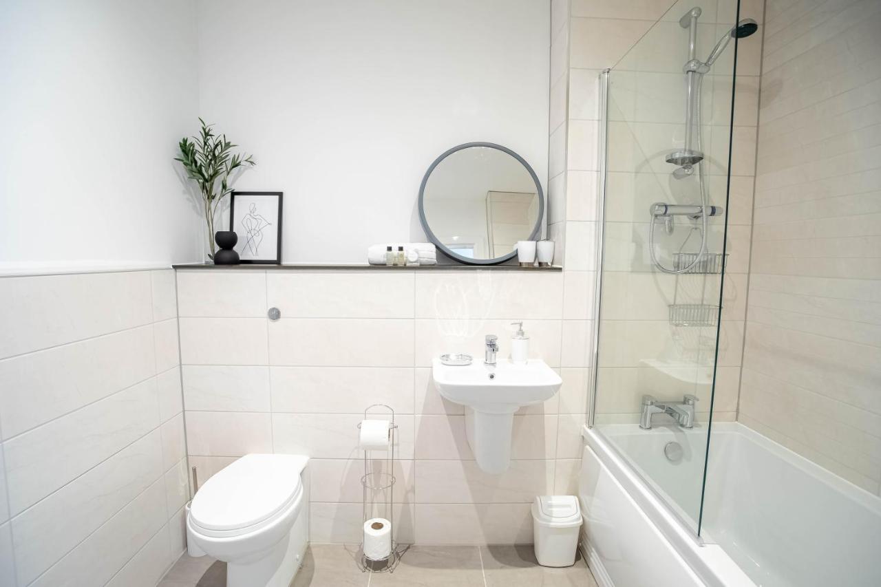 Luxury Apartments Available Next To Train Station - The Wallgate Apartments Wigan - Free Parking Kültér fotó